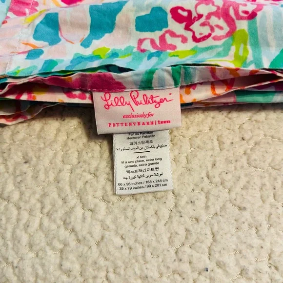 Lilly Pulitzer Colorful Floral Fabric - Picture 2 of 3